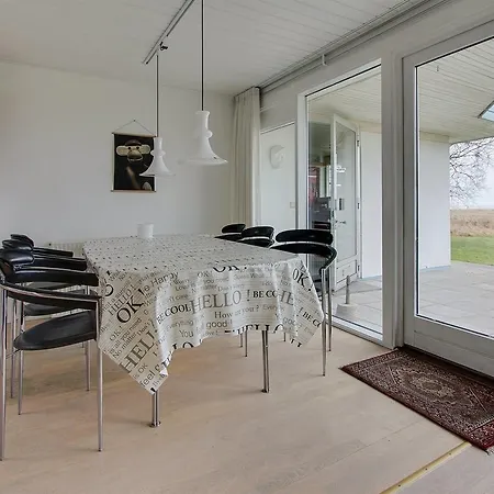 Three-bedroom Holiday In * Hals