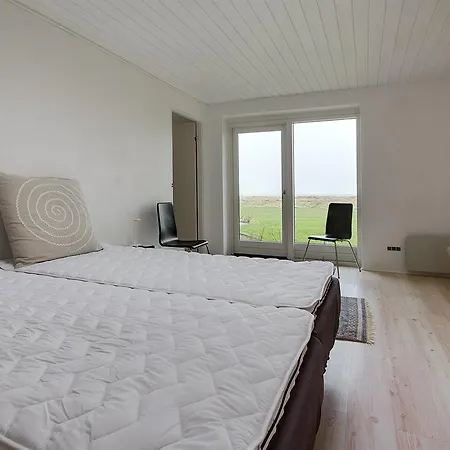 Three-bedroom Holiday In * Hals