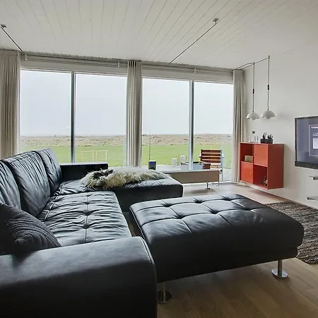 펜션 Three-bedroom Holiday In *