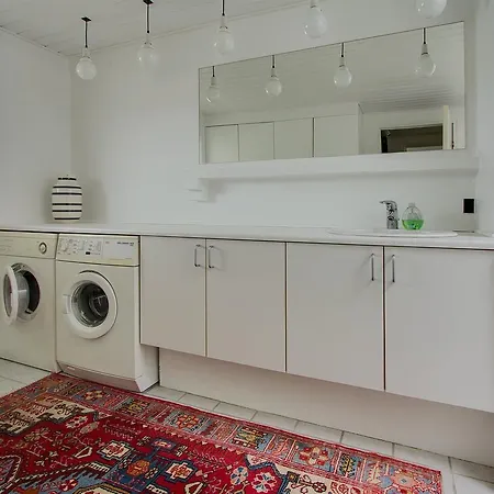 Three-bedroom Holiday In 펜션 *